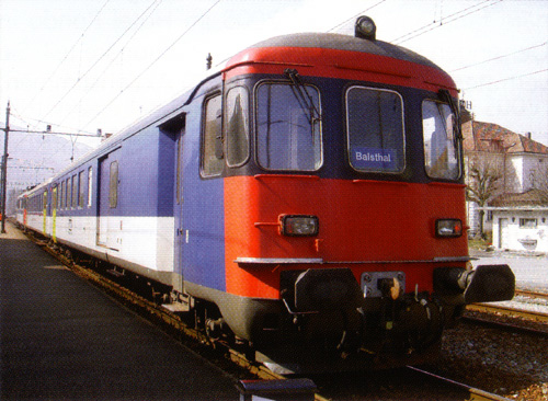 [3-teiliger Pendelzug RBe 540 ab Juni 2005 im Einsatz.]